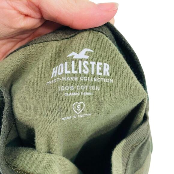 Hollister Women's Must Have Collection Camo Tee Small - Picture 5 of 7